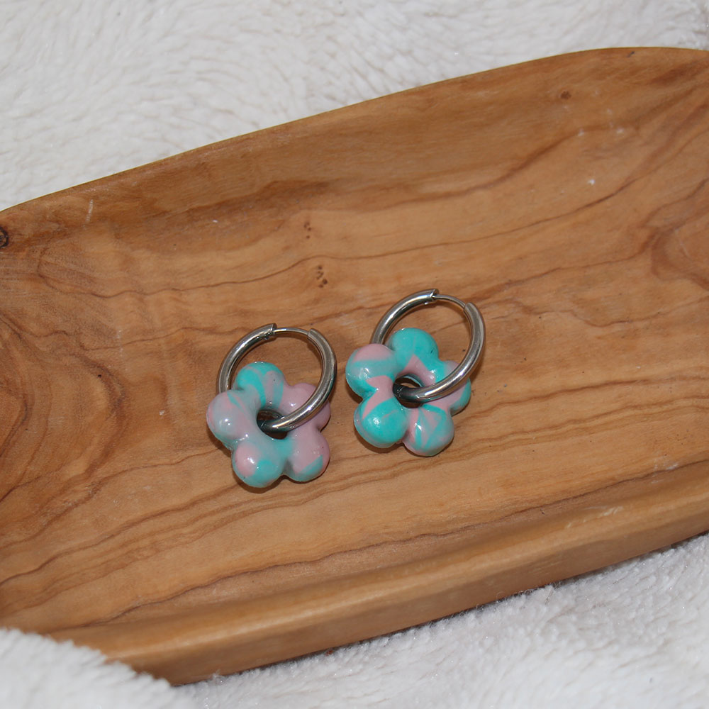 boucles d oreilles fleur bleu rose pastel acier inoxydable