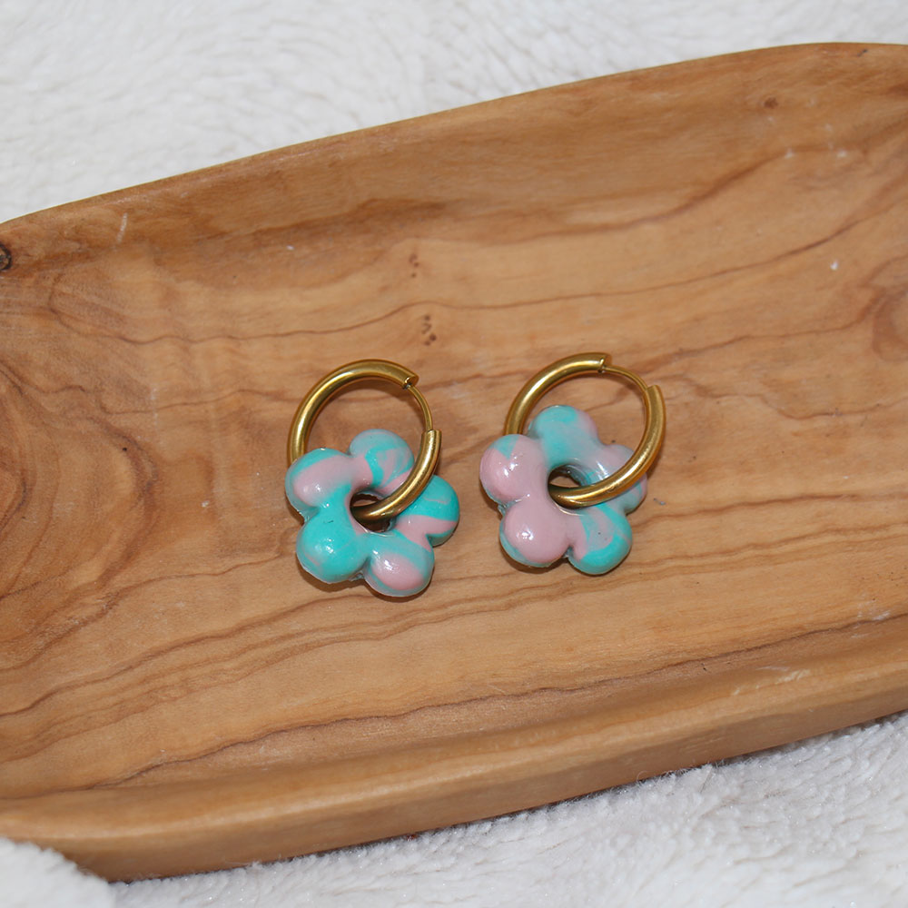 boucles d oreilles fleur bleu rose pastel acier inoxydable